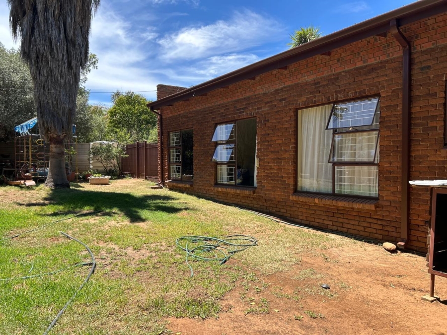 5 Bedroom Property for Sale in Heuwelsig Free State